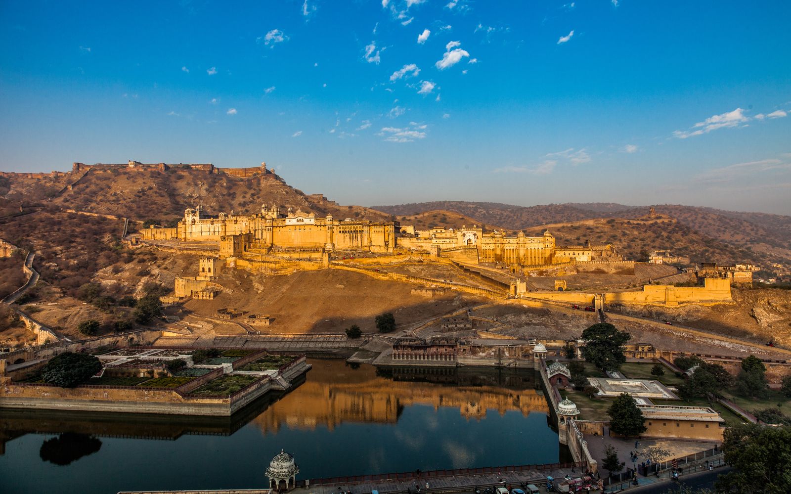 Amer Fort above Maota Lake